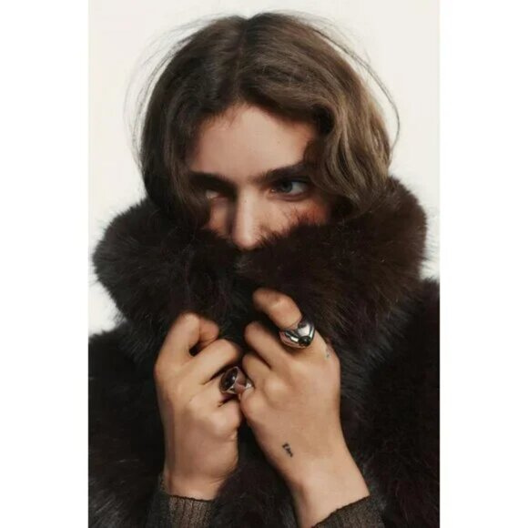 ZARA FAUX FUR VEST - Picture 7 of 8